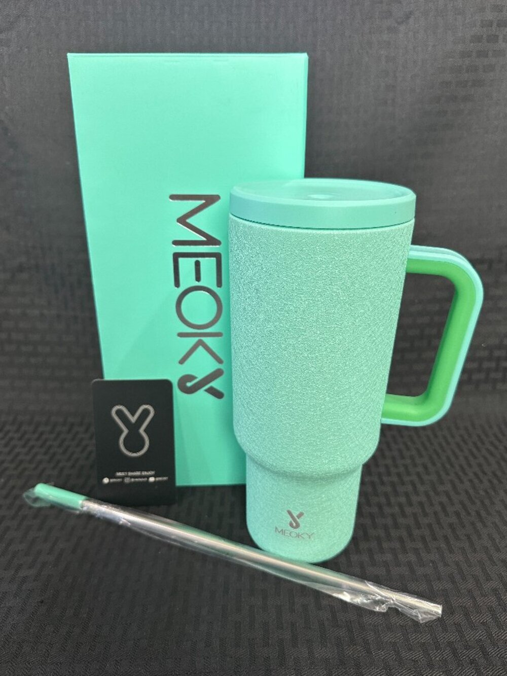 MEOKY Seafoam 40 oz Tumbler with Handle, Lid & Straw NWT